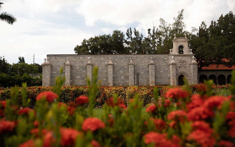 Passeios românticos em Miami: Ancient Spanish Monastery Cloister and Gardens