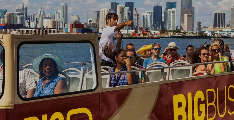 Ônibus turístico Big Bus e vista de Miami