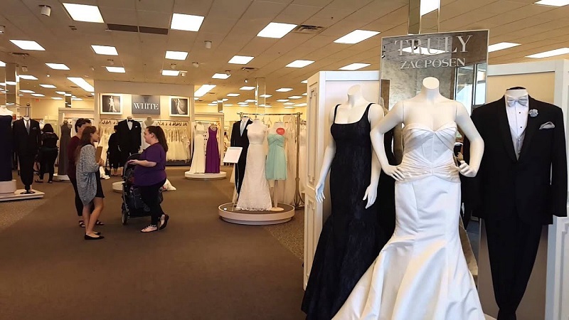 Comprar vestidos de festa na loja David's Bridal em Orlando